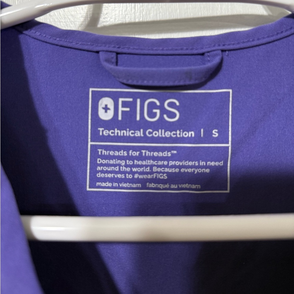 Figs Technical Collection Violet Top - Picture 2 of 2